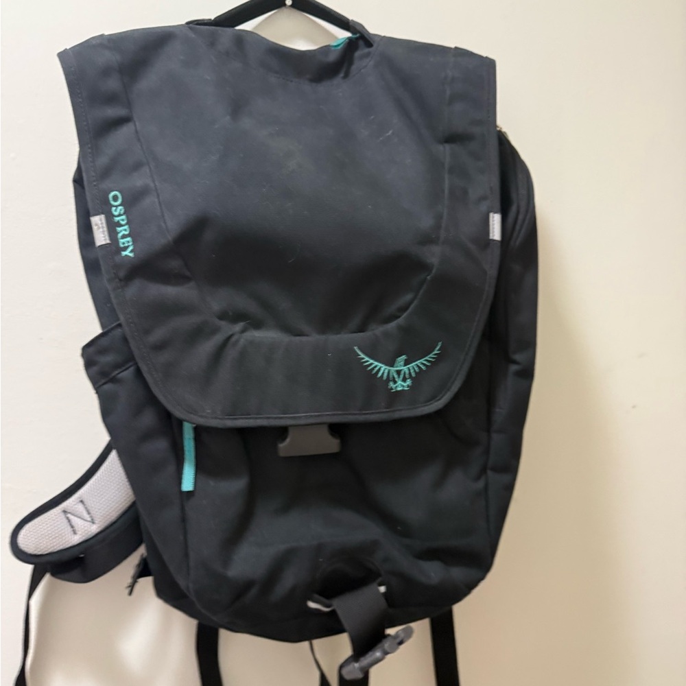 Osprey Black Backpack Sleek Durable Everyday